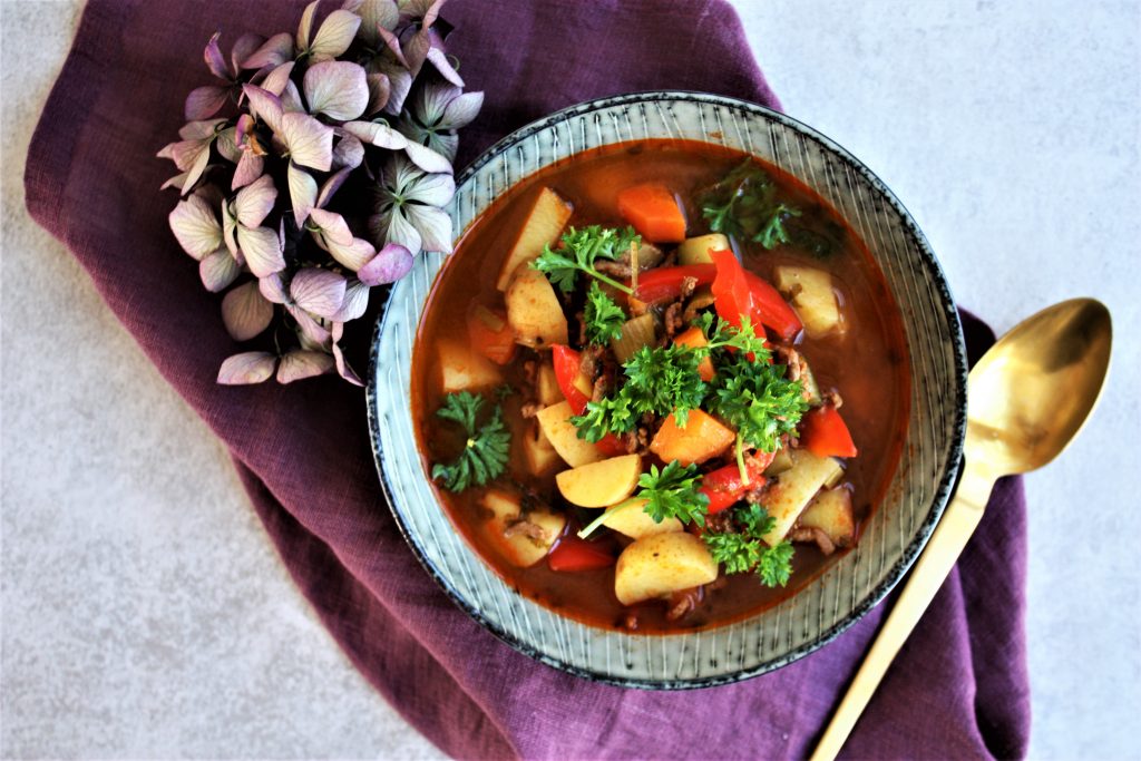 Low FODMAP oksekødssuppe med hakket oksekød, kartofler og gulerødder