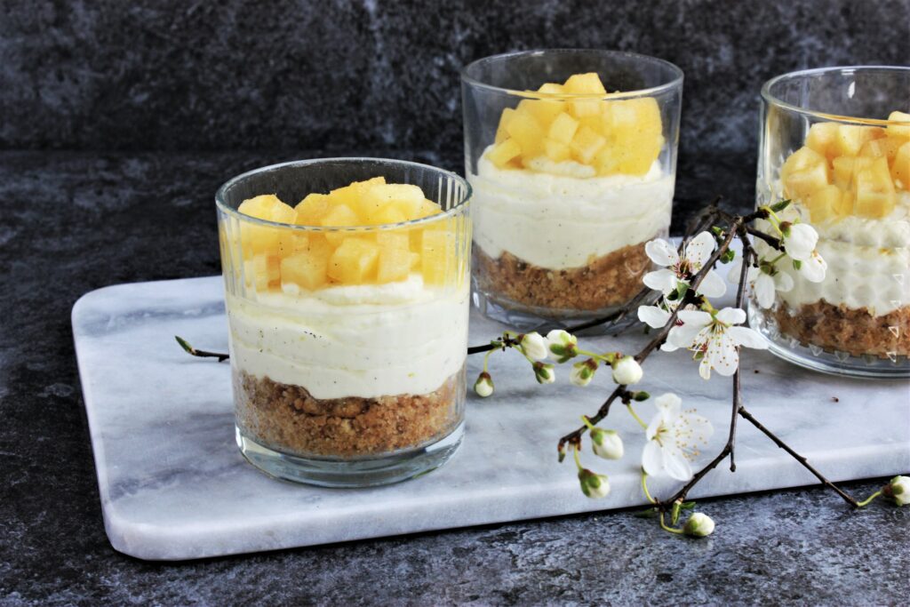 Diagnose pouch Levere Cheesecake i glas med vaniljemarinerede æbler - Et Liv I Balance