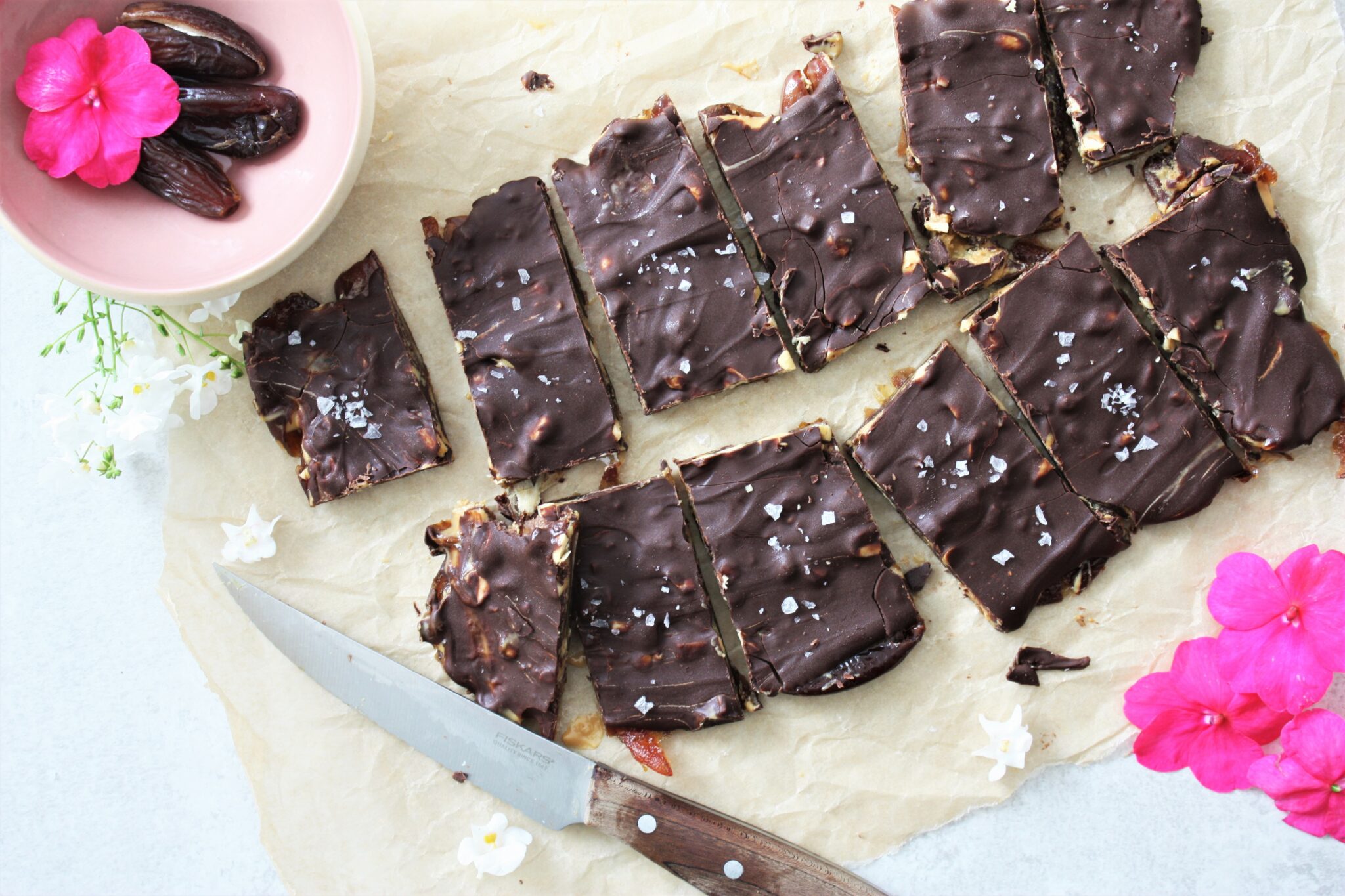 Low FODMAP Dadel Snickers Bar Et Liv I Balance low-fodmap-dadel-snickers-bar-et-liv-i-balance