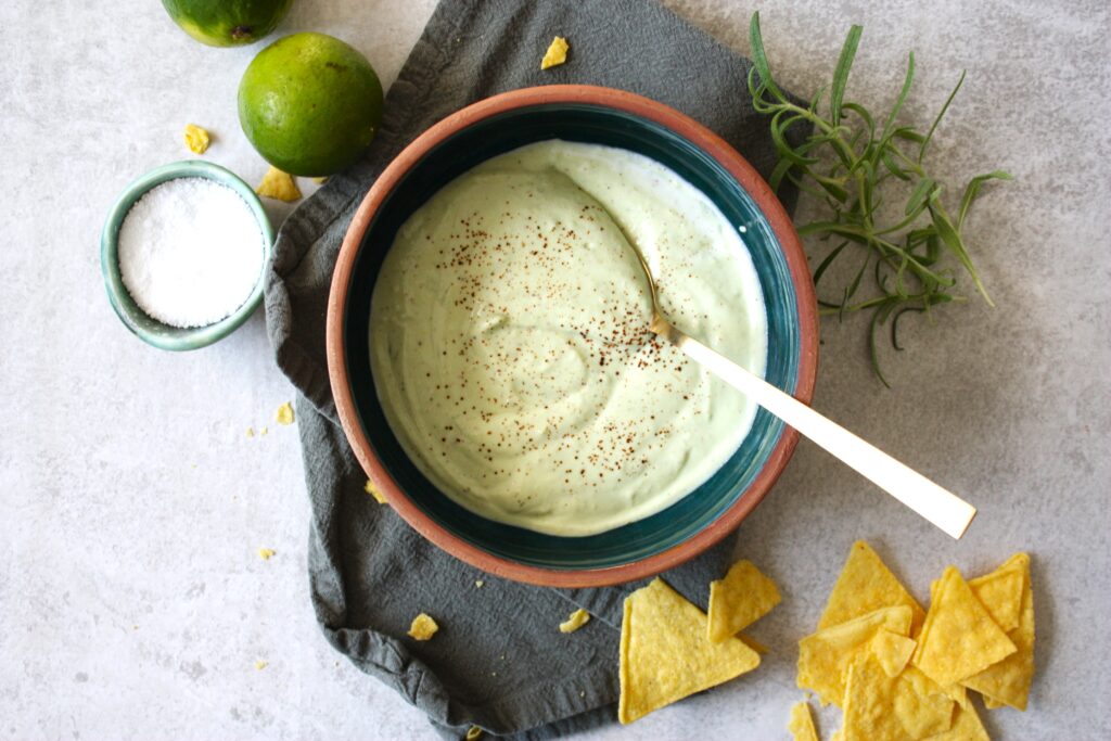 Opskrift på low FODMAP guacamole - avokado dressing.